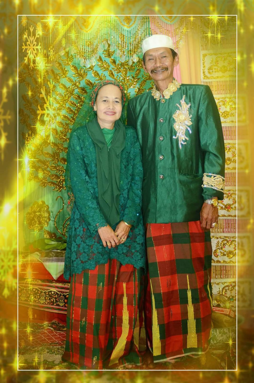 H. P. Dalle (Abdal Supu) dan Hj. Mawar, orang tua mempelai